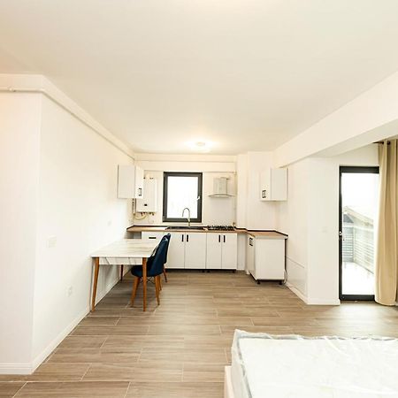 Apart Hotel Fusion Tower Ясси Екстер'єр фото