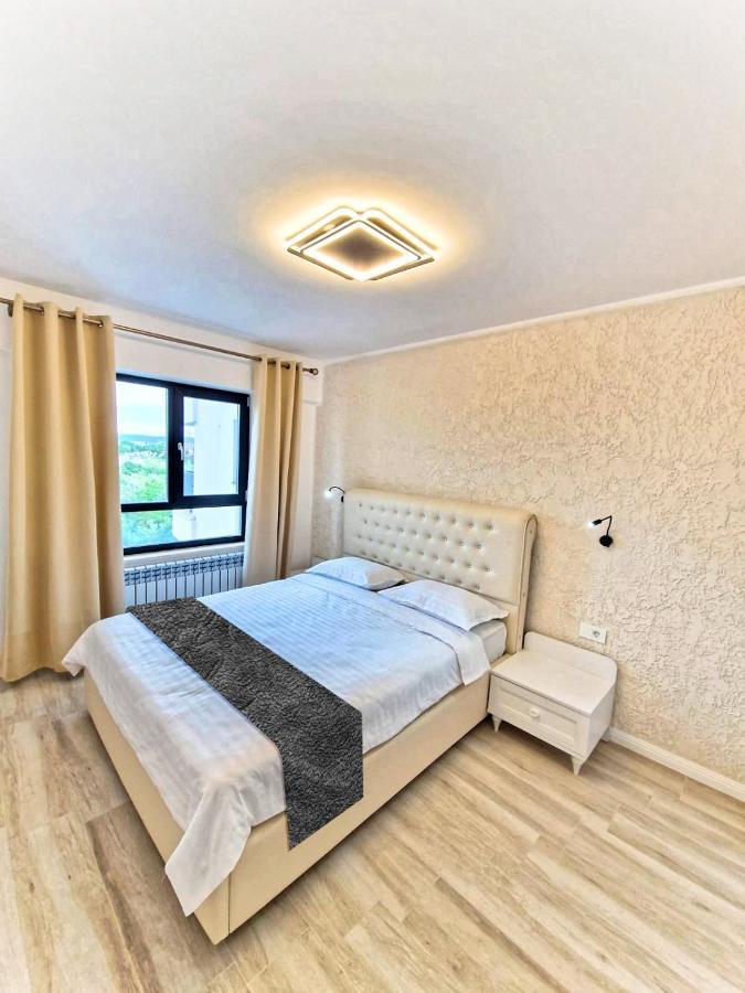 Apart Hotel Fusion Tower Ясси Екстер'єр фото