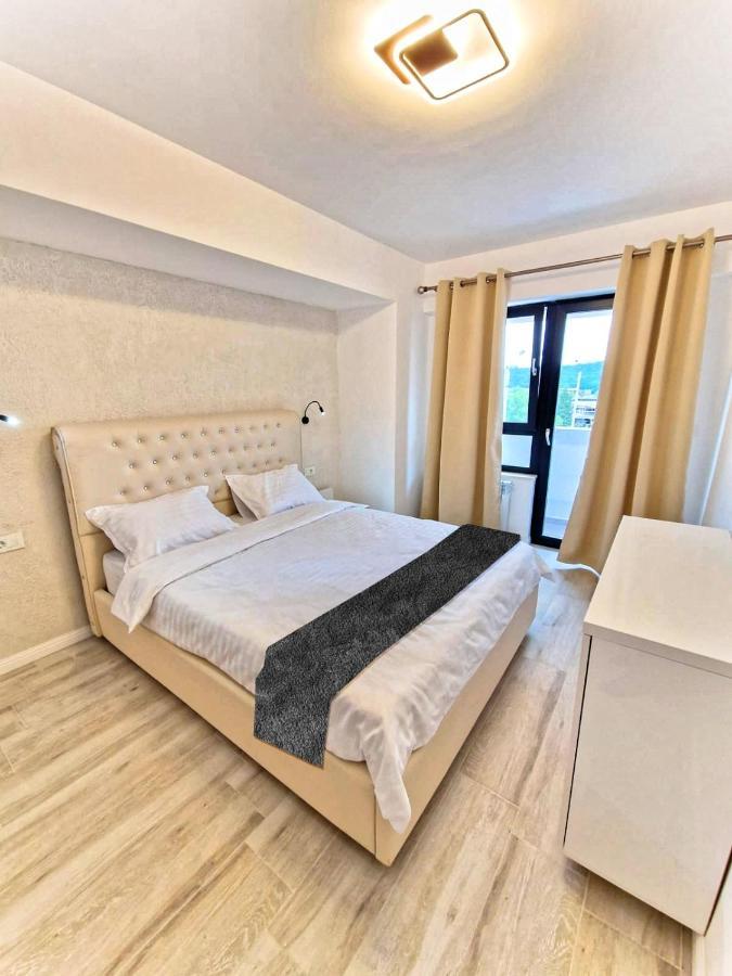 Apart Hotel Fusion Tower Ясси Екстер'єр фото