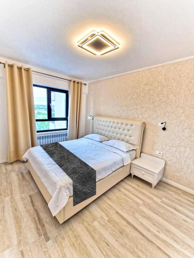 Apart Hotel Fusion Tower Ясси Екстер'єр фото